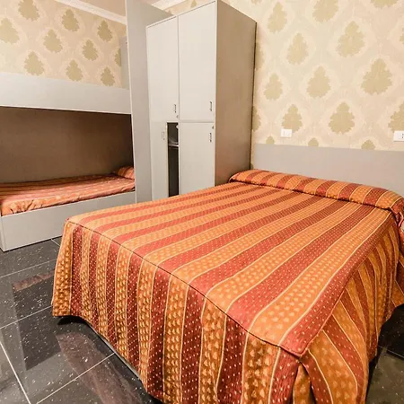 Beautiful Albergue Roma